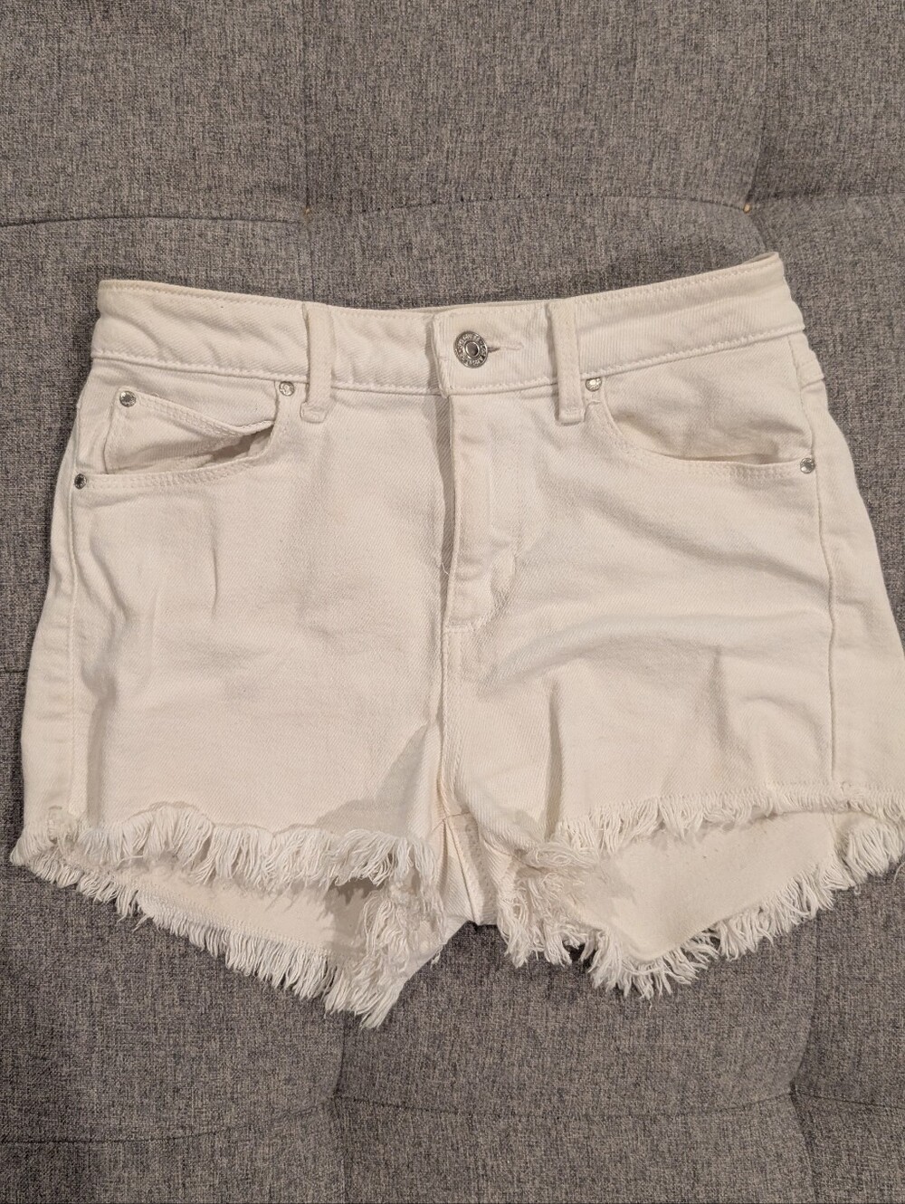 High-Waist White Denim Frayed Hem Women’s Shorts GUESS